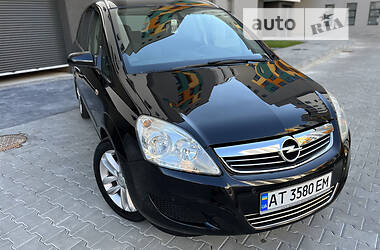 Минивэн Opel Zafira 2009 в 