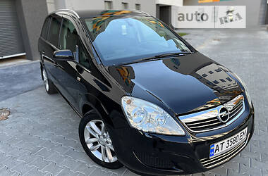 Минивэн Opel Zafira 2009 в 