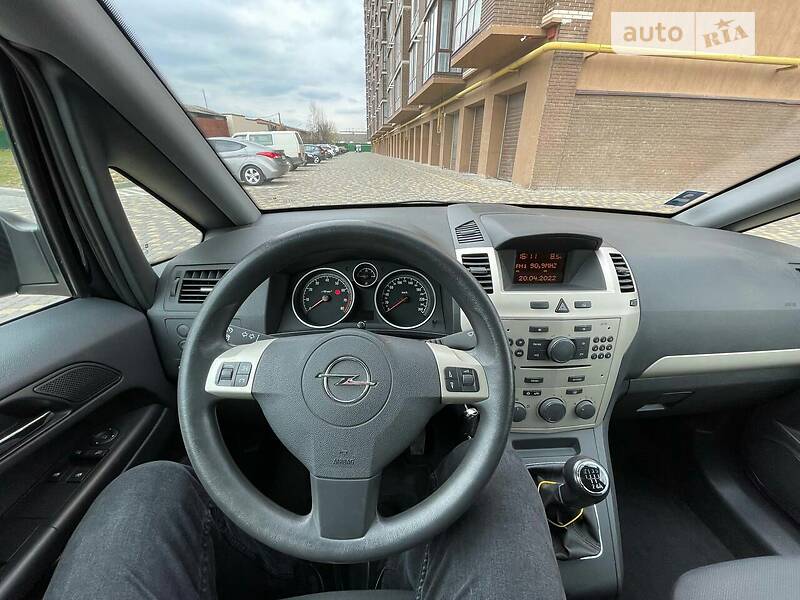 Минивэн Opel Zafira 2008 в Виннице