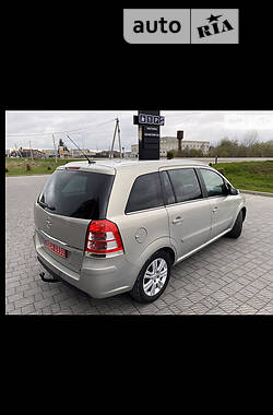 Минивэн Opel Zafira 2010 в Стрые