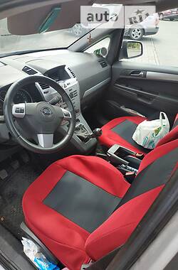 Минивэн Opel Zafira 2012 в 