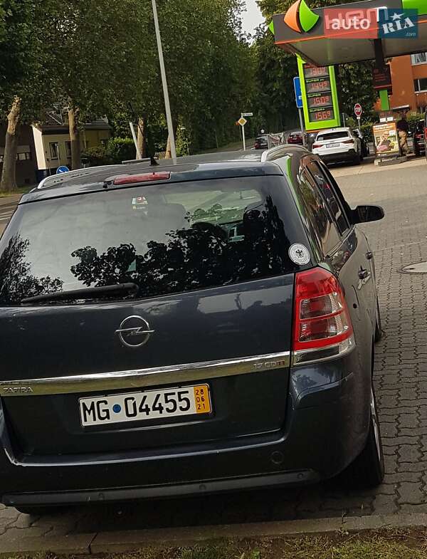 Минивэн Opel Zafira 2008 в Черновцах