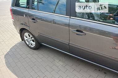 Минивэн Opel Zafira 2009 в Измаиле