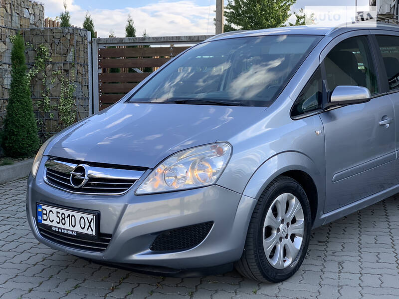 Мінівен Opel Zafira 2009 в Стрию