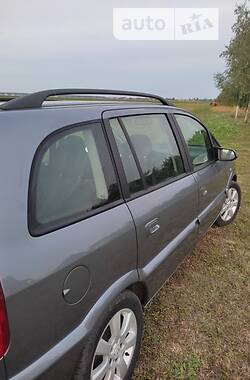 Універсал Opel Zafira 2005 в Луцьку