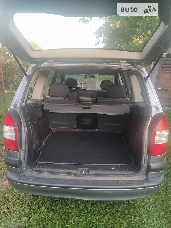 Минивэн Opel Zafira 2005 в Смеле