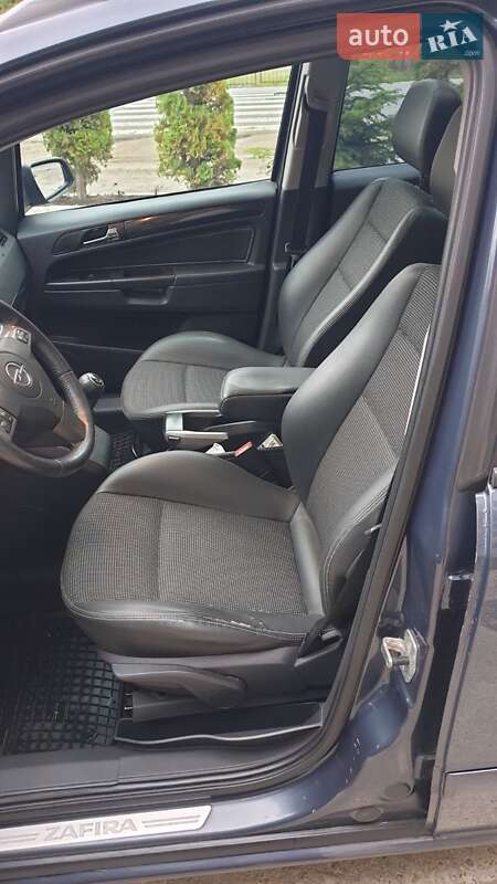Мінівен Opel Zafira 2005 в Надвірній