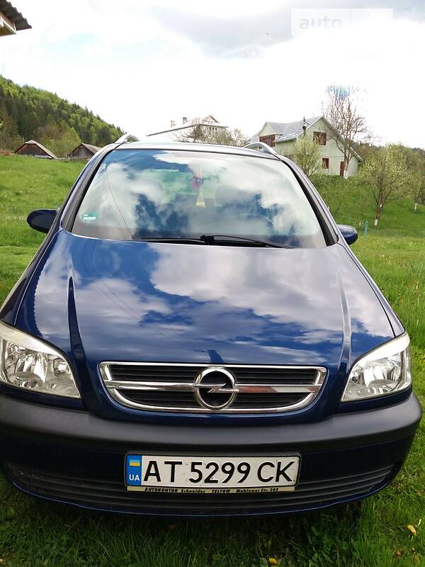 Минивэн Opel Zafira 2004 в Верховине
