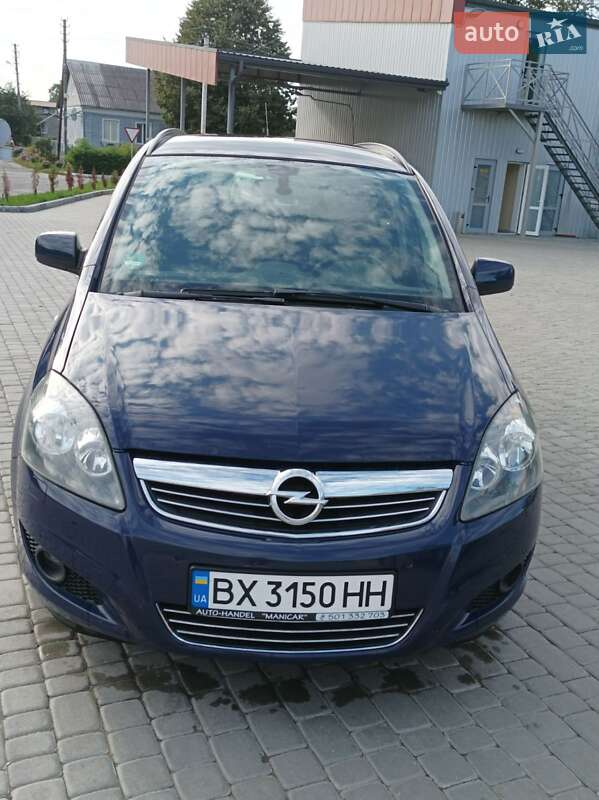 Универсал Opel Zafira 2012 в Хмельницком