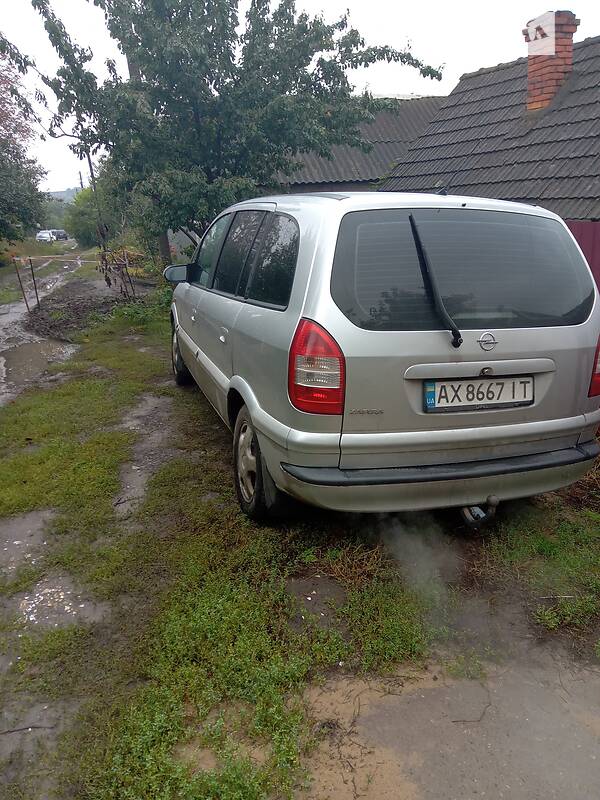 Минивэн Opel Zafira 2003 в Змиеве