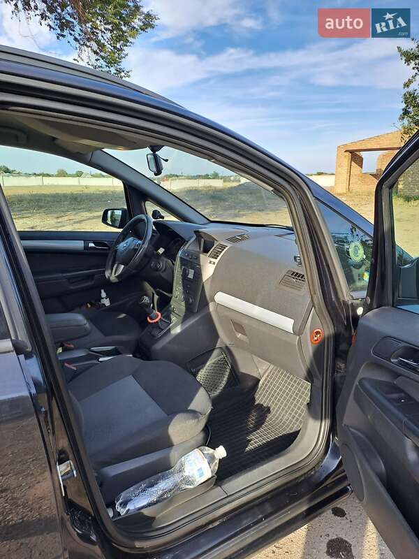 Минивэн Opel Zafira 2007 в Измаиле