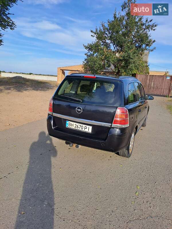 Минивэн Opel Zafira 2007 в Измаиле