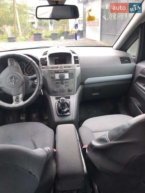 Минивэн Opel Zafira 2007 в Турке