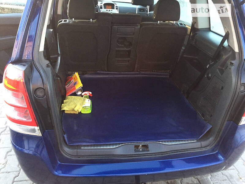 Минивэн Opel Zafira 2008 в Софиевской Борщаговке