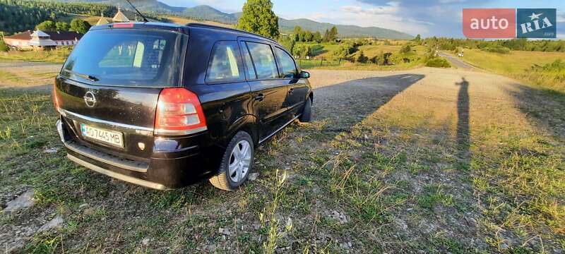 Минивэн Opel Zafira 2008 в Сколе