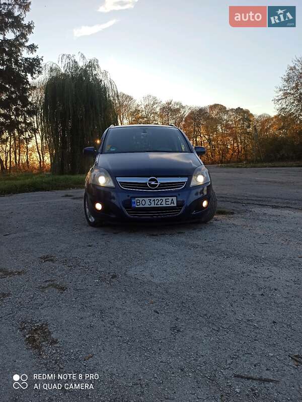 Мінівен Opel Zafira 2010 в Зборові