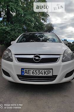 Минивэн Opel Zafira 2011 в Каменском