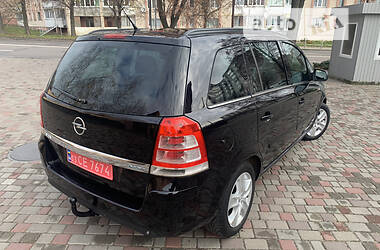 Минивэн Opel Zafira 2011 в Ровно