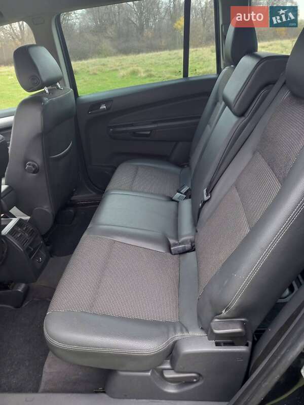 Мінівен Opel Zafira 2011 в Моршині