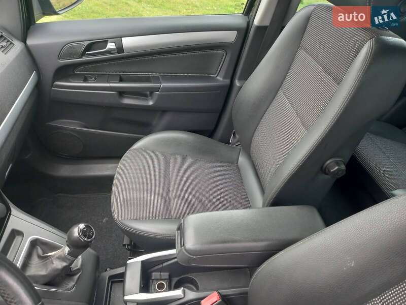 Мінівен Opel Zafira 2011 в Моршині