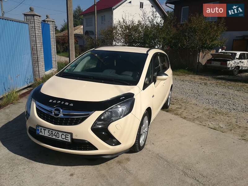Микровэн Opel Zafira 2013 в Калуше