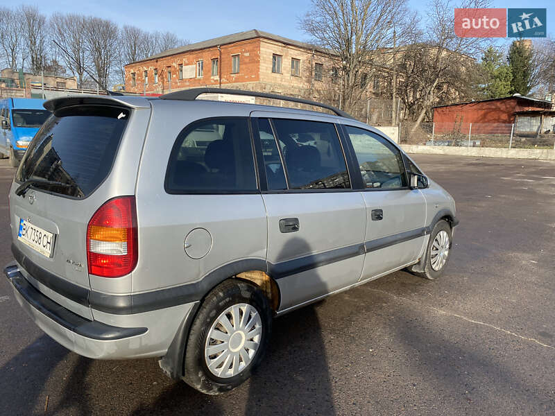 Минивэн Opel Zafira 2002 в Ровно