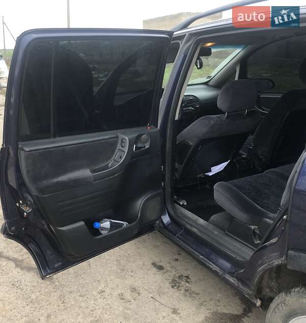 Минивэн Opel Zafira 2001 в Одессе