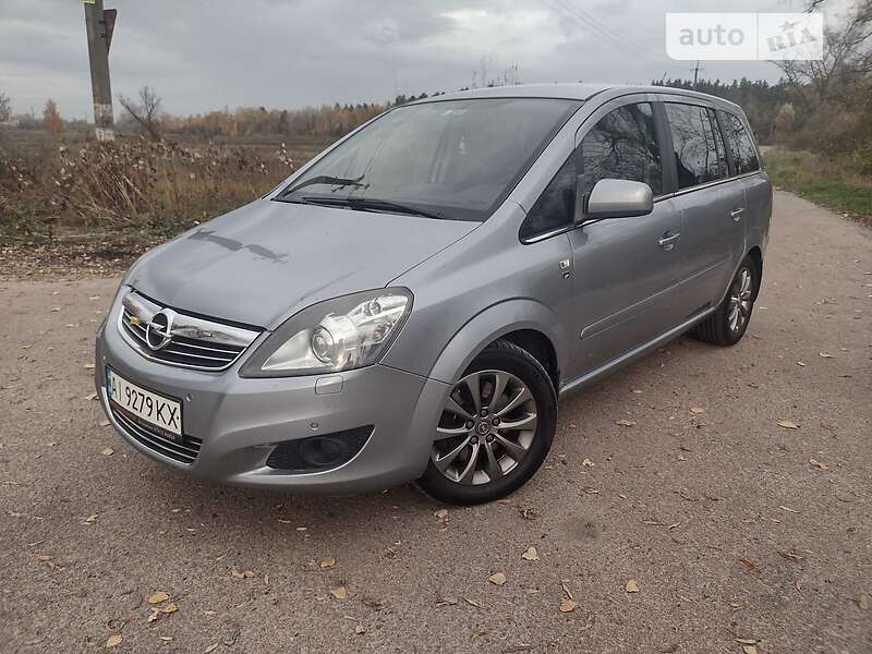 Минивэн Opel Zafira 2010 в Барышевке