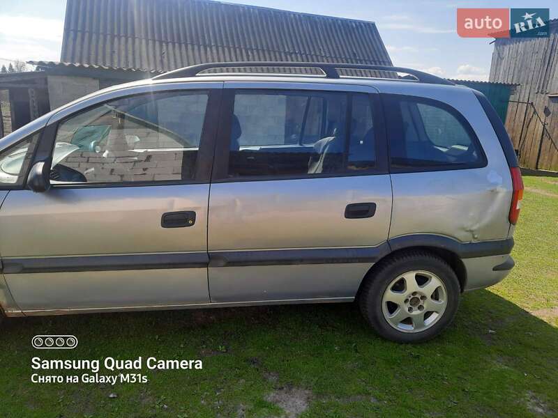 Минивэн Opel Zafira 2000 в Ратным