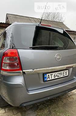 Мінівен Opel Zafira 2011 в Надвірній