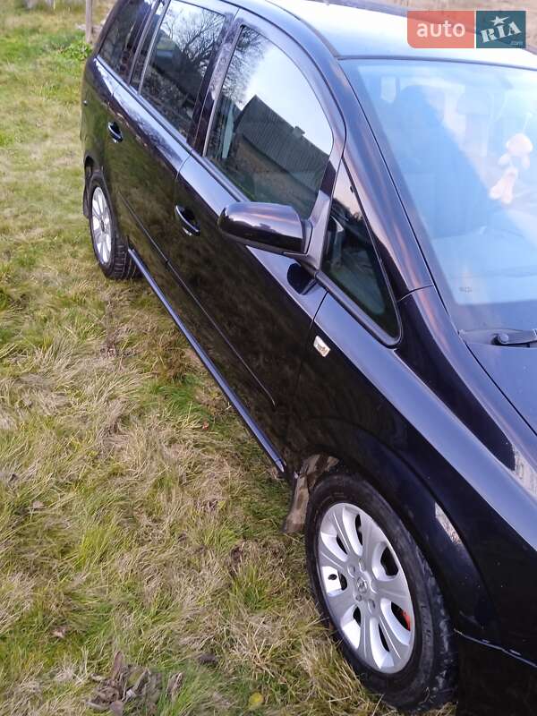 Минивэн Opel Zafira 2009 в Долине фото 5 Минивэн Opel Zafira 2009 в Долине