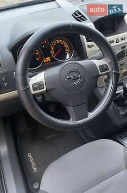 Минивэн Opel Zafira 2008 в Костополе