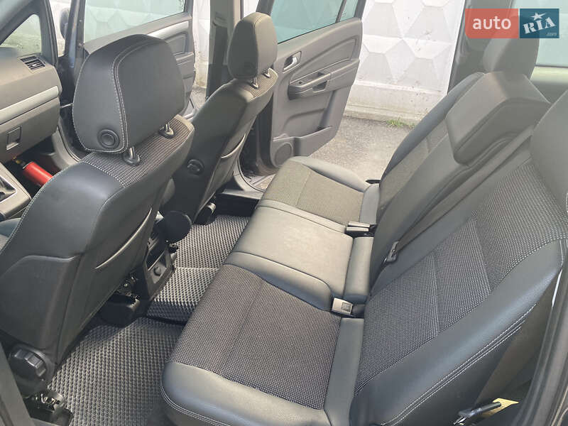 Минивэн Opel Zafira 2011 в Черновцах