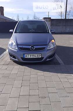 Минивэн Opel Zafira 2008 в 