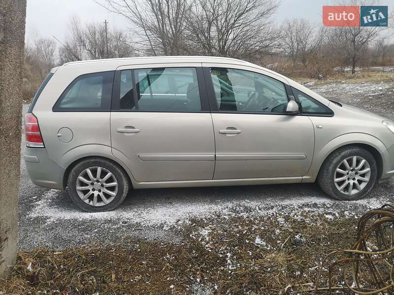 Минивэн Opel Zafira 2007 в Днепре