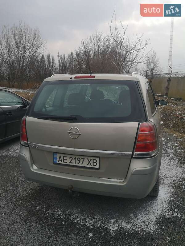 Минивэн Opel Zafira 2007 в Днепре