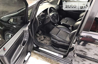 Минивэн Opel Zafira 2002 в 