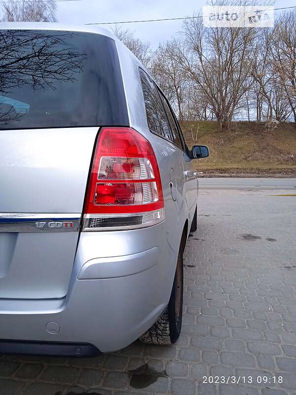 Минивэн Opel Zafira 2012 в Хмельницком