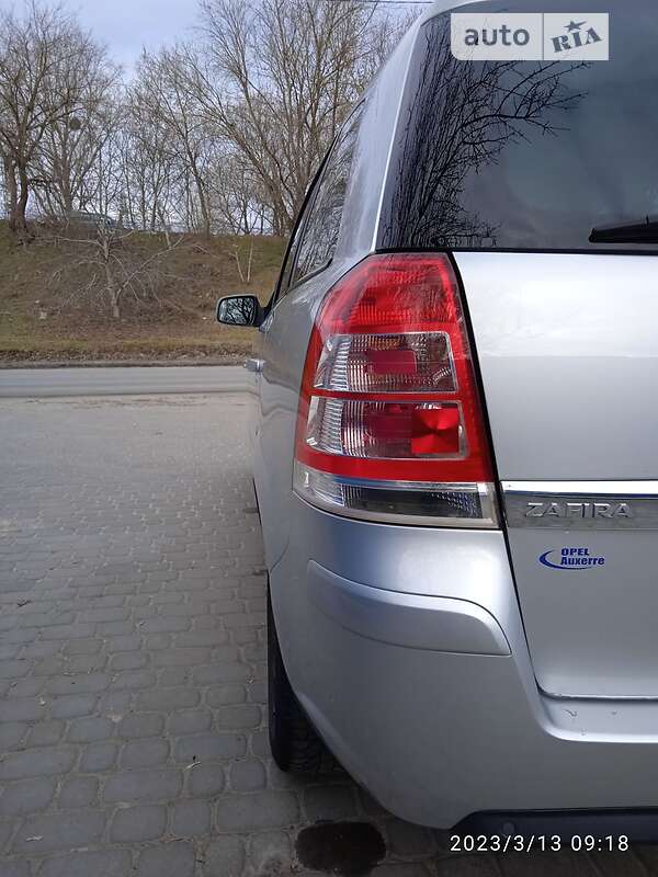 Минивэн Opel Zafira 2012 в Хмельницком