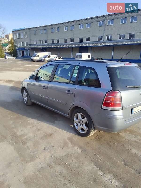 Минивэн Opel Zafira 2007 в Тернополе
