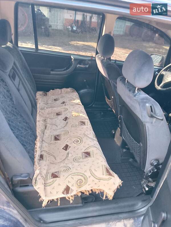 Мінівен Opel Zafira 2000 в Любешові
