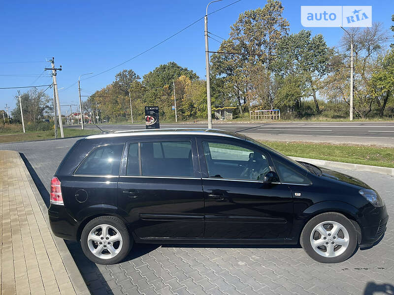 Минивэн Opel Zafira 2008 в Луцке