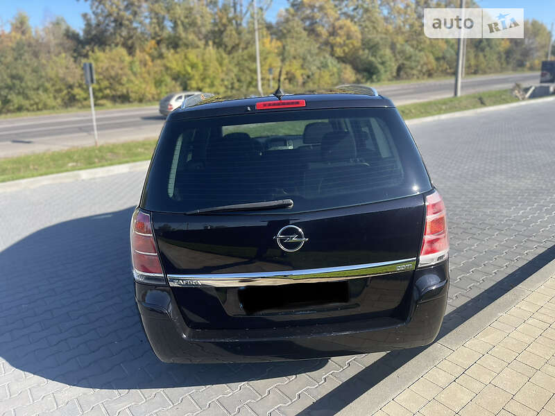 Минивэн Opel Zafira 2008 в Луцке