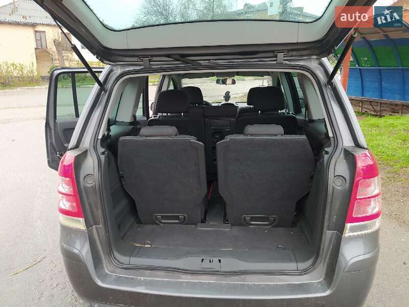 Мінівен Opel Zafira 2010 в Богуславі