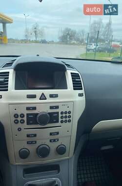 Минивэн Opel Zafira 2009 в 