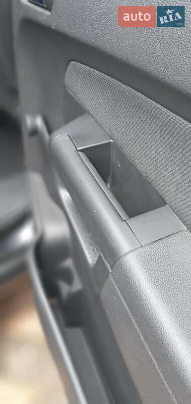 Минивэн Opel Zafira 2007 в Тарутине