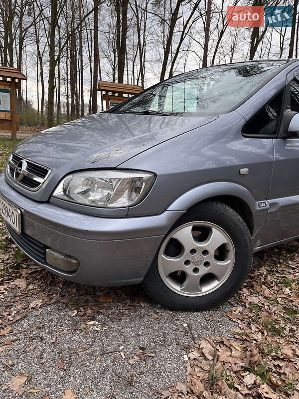 Мінівен Opel Zafira 2004 в Жовкві