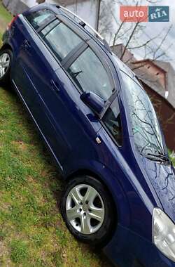 Минивэн Opel Zafira 2008 в 