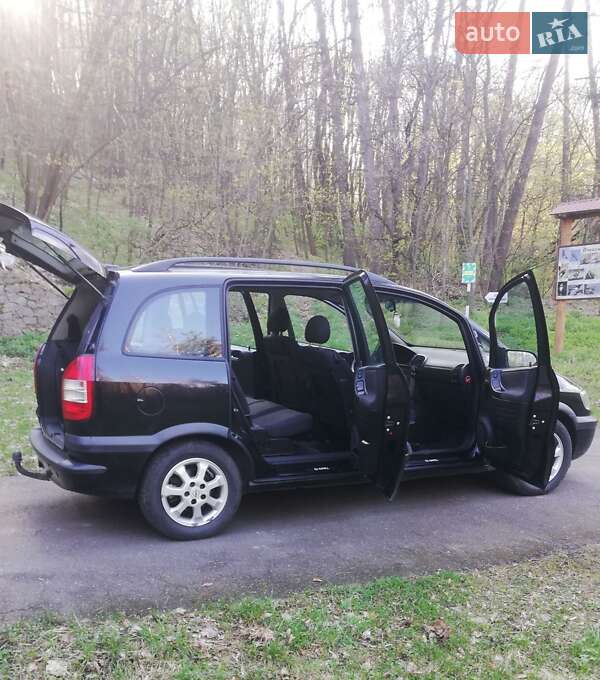 Мінівен Opel Zafira 2004 в Каневі
