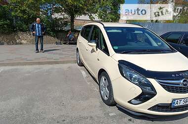Минивэн Opel Zafira 2013 в Калуше